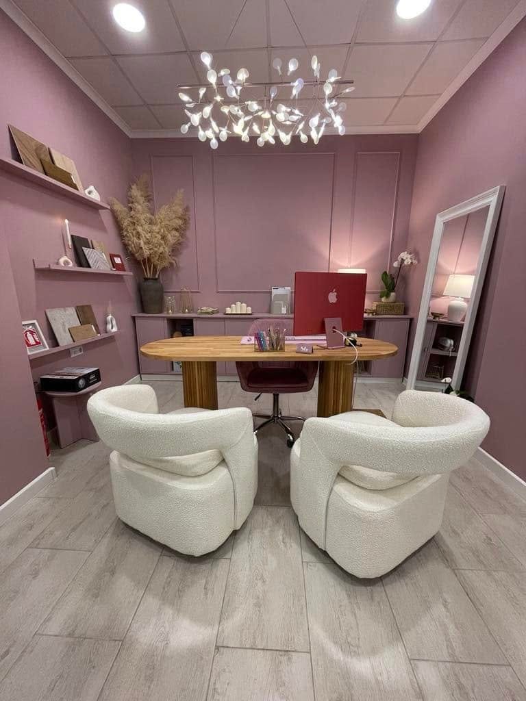 Модерна всекидневна с елегантен дизайн от SG Interior Design